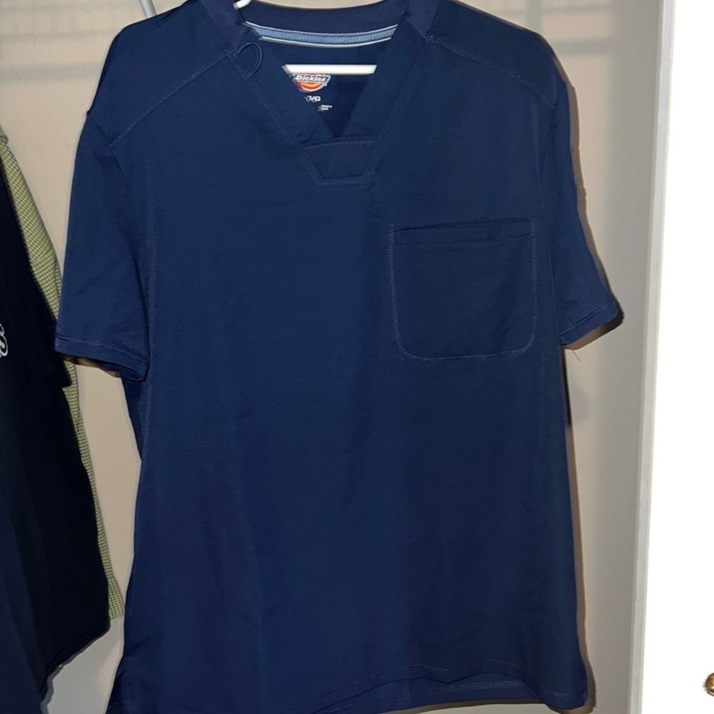 Men’s scrub top